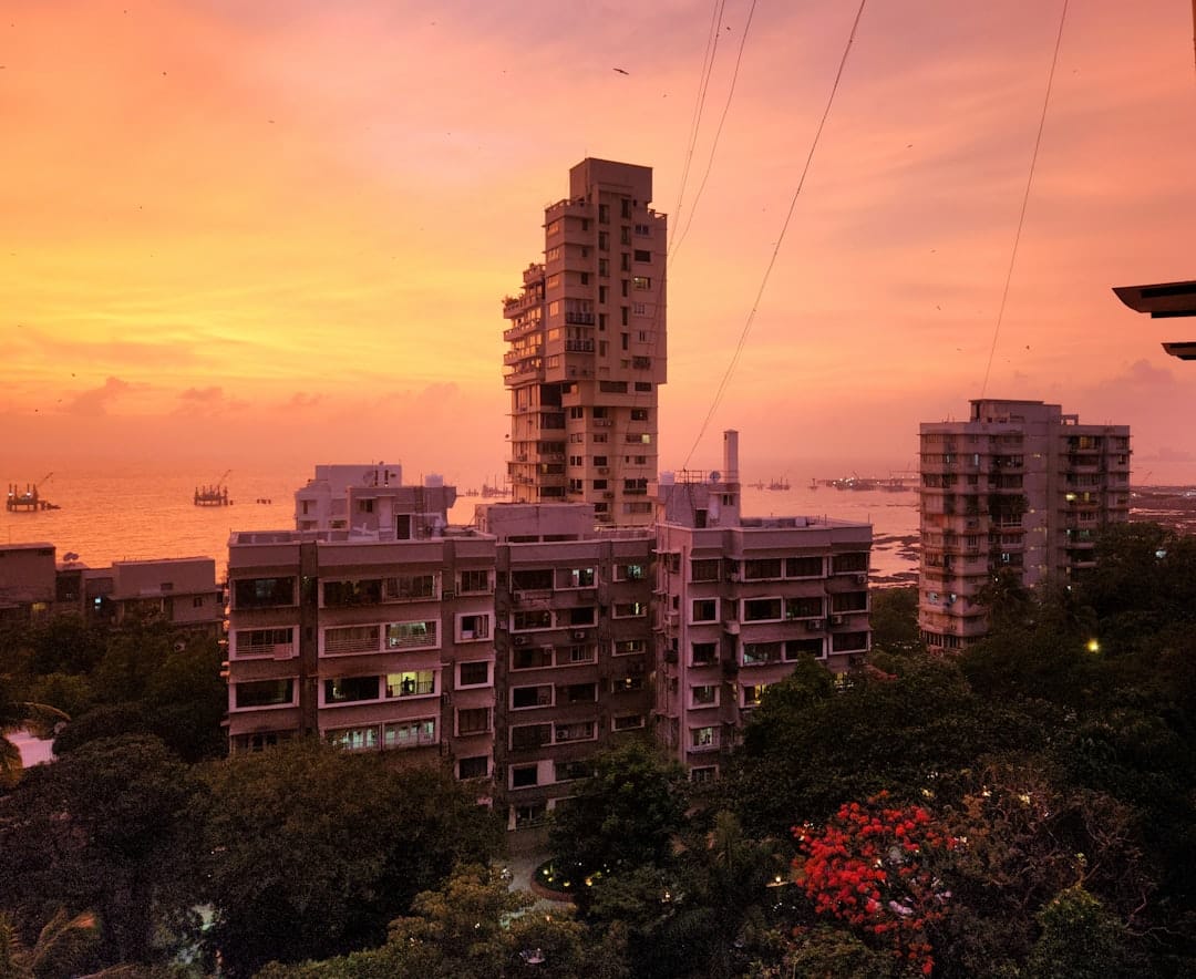 PG rooms and hostels in Santacruz East, Mumbai