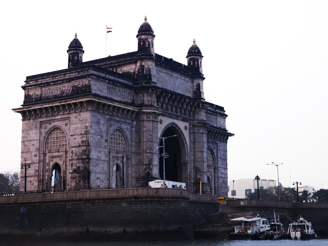 PG rooms and hostels in Vile Parle, Mumbai